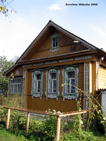 деревянные наличники на Огурцова 33 в Боголюбово в Суздальском районе Владимирской области фото vgv