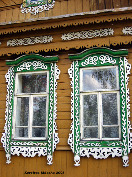 деревянные наличники на Огурцова 33 в Боголюбово в Суздальском районе Владимирской области фото vgv