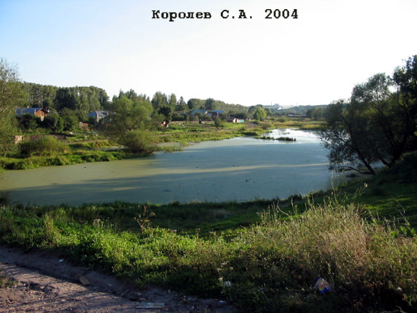 Пруд около Боголюбовского монастыря в Суздальском районе Владимирской области фото vgv