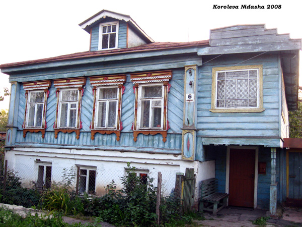 деревянные наличники дома 6 на Заводской улице в Боголюбово в Суздальском районе Владимирской области фото vgv
