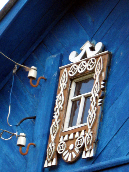 красивое слуховое окно на Западной 36 в Боголюбово в Суздальском районе Владимирской области фото vgv