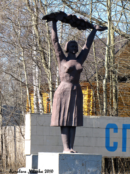 Стелла на въезде в п.Садовый в Суздальском районе Владимирской области фото vgv