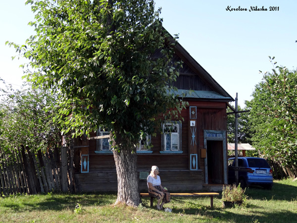 Бабушка на лавочке 2011г. в Суздальском районе Владимирской области фото vgv
