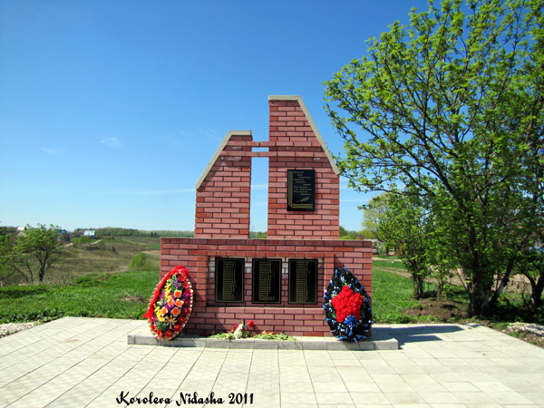 Памятник погибшим в ВОВ села Суворотское в Суздальском районе Владимирской области фото vgv