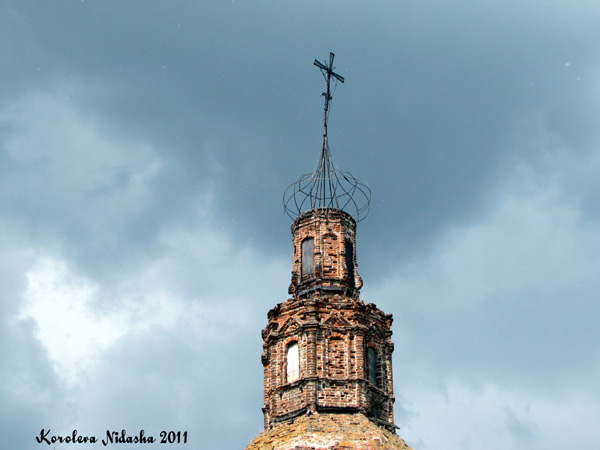 Воскресенская церковь с колокольней (1743) в Суздальском районе Владимирской области фото vgv