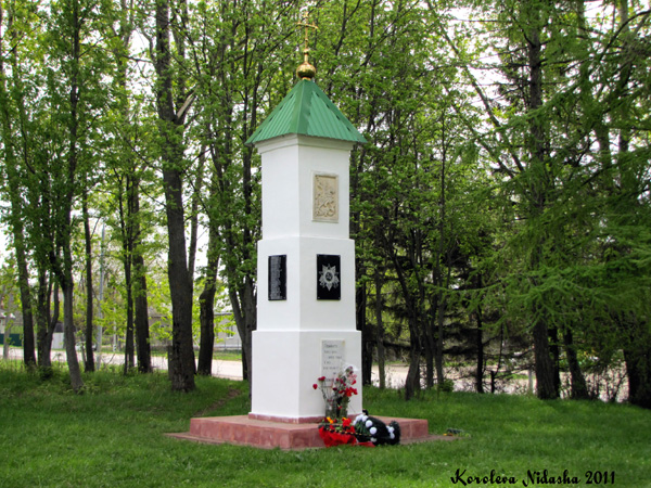 Памятник павшим сельчанам в Великой Отечественной войне села Паловского в Суздальском районе Владимирской области фото vgv