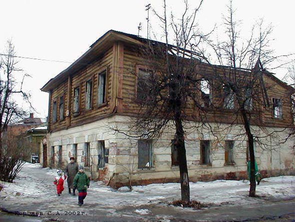 Дом 12 на 2-й Никольской до сноса в 2003 году во Владимире фото vgv
