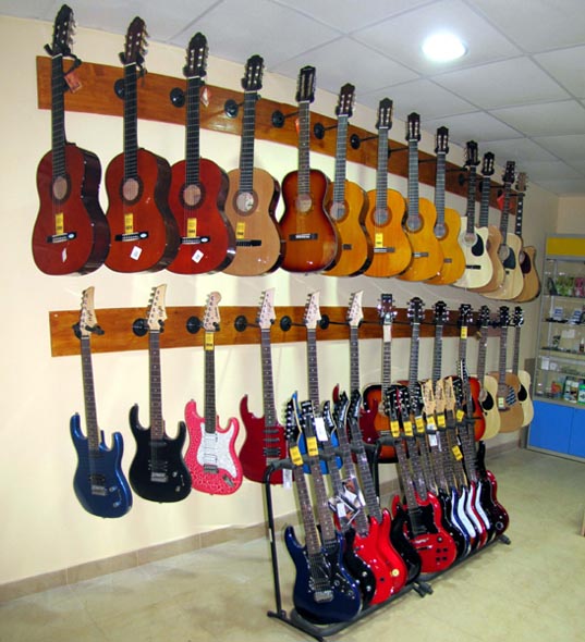 магазин Музыкант музыкальные инструменты и оборудование во Владимире фото vgv