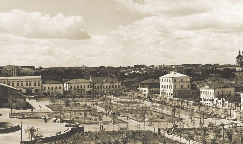 «Комсомольский сквер» на фото середина 50-х гг XX века во Владимире фото vgv
