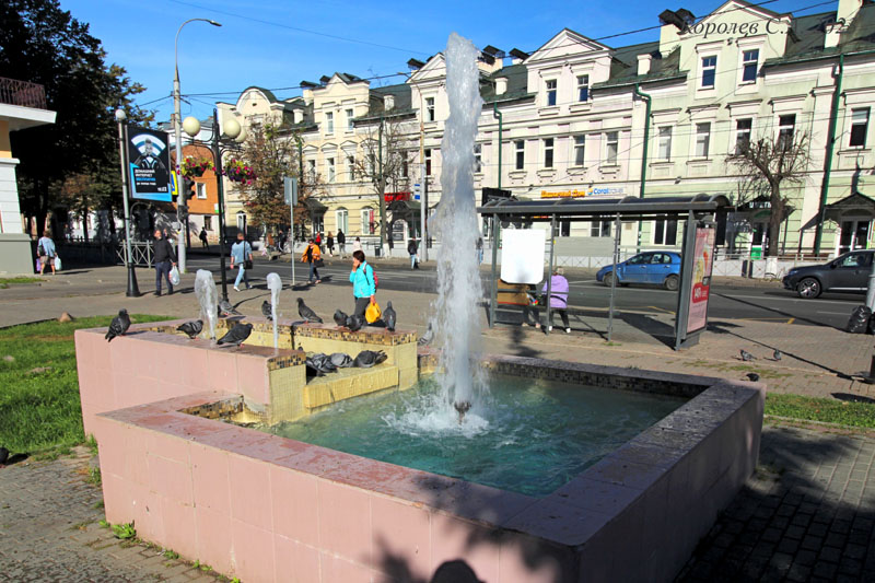 фонтан у Вокзального спуска на Большой Московской 90а во Владимире фото vgv