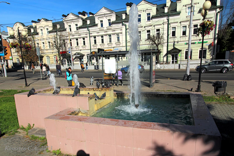 фонтан у Вокзального спуска на Большой Московской 90а во Владимире фото vgv