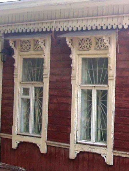 Деревянные наличники дома 96 по Большой Московской во Владимире фото vgv