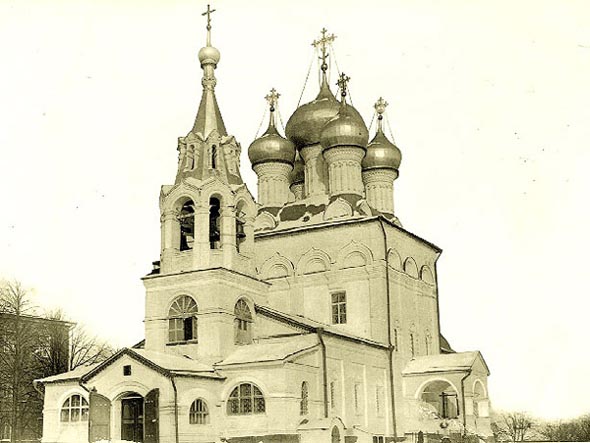 Богородице-Успенская церковь (Богородицкая) 1644-1649 во Владимире фото vgv