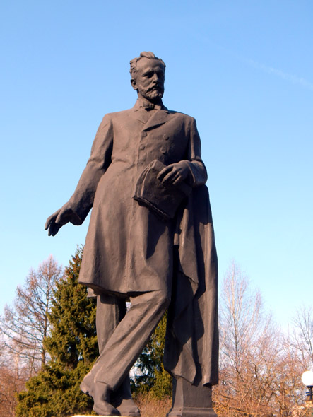 Памятник Чайковскому П. И. (1840 - 1893) во Владимире фото vgv