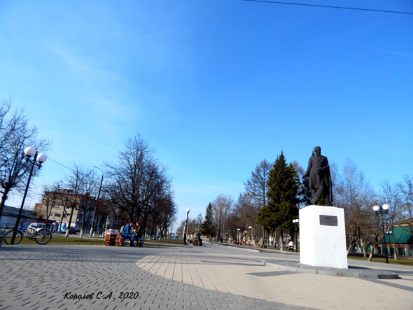 сквер на улице Чайковского во Владимире фото vgv