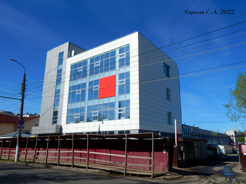 Строительство дома 3г на улице Чайковского на входе на «Рынок на Чайковского» в 2022 году во Владимире фото vgv