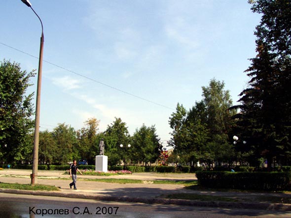 сквер на Чайковского до реконструкции в 2019 году во Владимире фото vgv