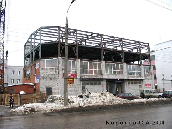 Вид дома 40а по ул. Чайковского до реконструкции 2004 года во Владимире фото vgv