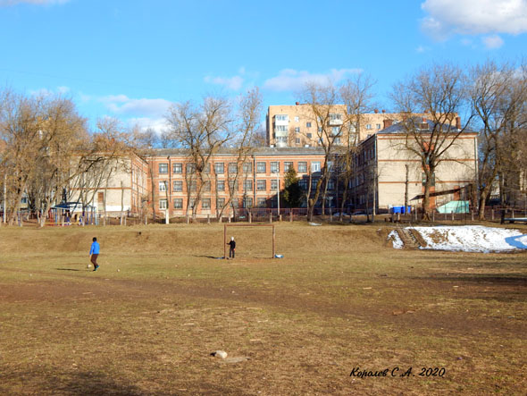 Средняя общеобразовательная школа N 15 на Чернышевского 76 во Владимире фото vgv