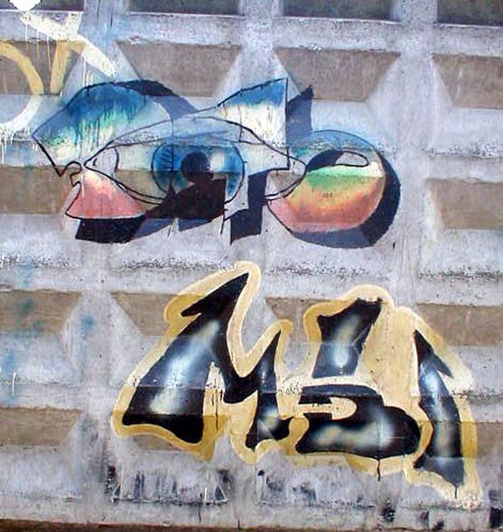 граффити на заборе таксопарка во Владимире фото vgv