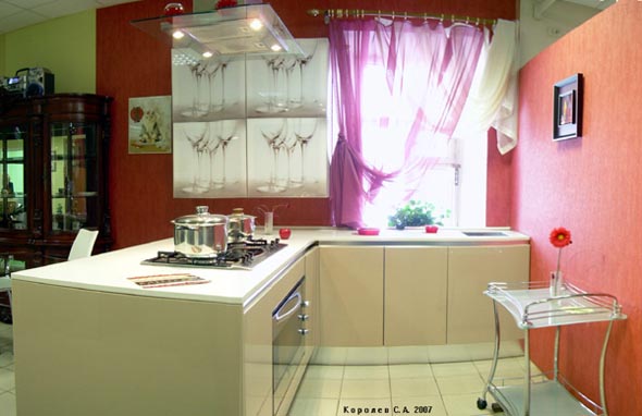 фирменный салон «Дом Кухни» на Девической 11 во Владимире фото vgv