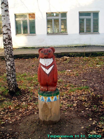 деревянная скульптурная группа Охрана Пушкина во Владимире фото vgv