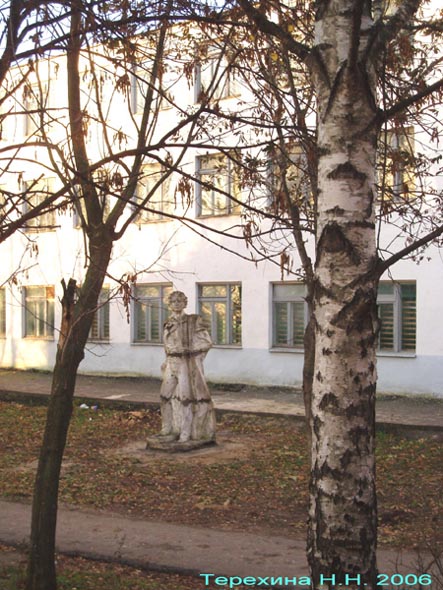 памятник А.С.Пушкину до реставрации 2007 г. во Владимире фото vgv