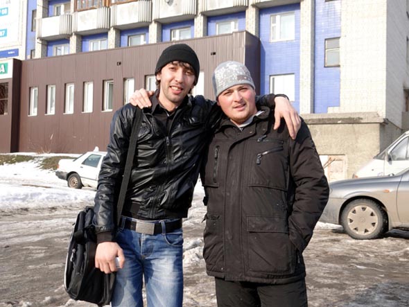 Знойные парни из Турции на улицах Владимира 2012 год во Владимире фото vgv