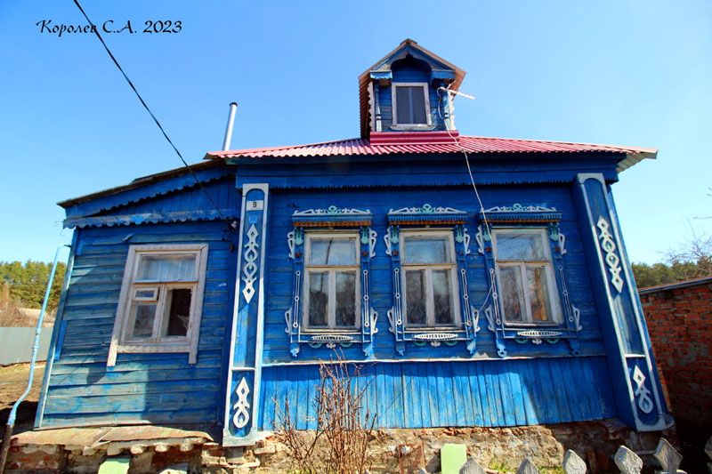 красивые деревянные наличники дома 9 на улице Дзержинского в Оргтрудк во Владимире фото vgv
