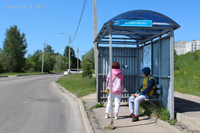 остановка «Детский сад N 12» - в центр на Фатьянова 18 во Владимире фото vgv