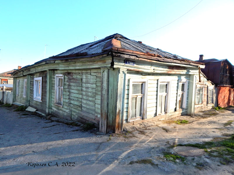 Вид дома 1 по улице Герцена до сноса в 2023 году во Владимире фото vgv