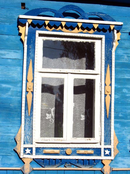 деревянные наличники Восемь лиц на улице Горьекого в Оргтруде во Владимире фото vgv