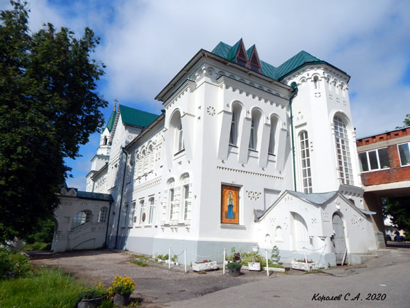 оформление здания больницы Красногог Креста во Владимире фото vgv