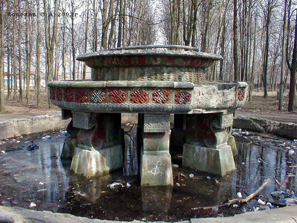 «демонтирован 2017» фонтан в сквере у ДК ВТЗ во Владимире фото vgv