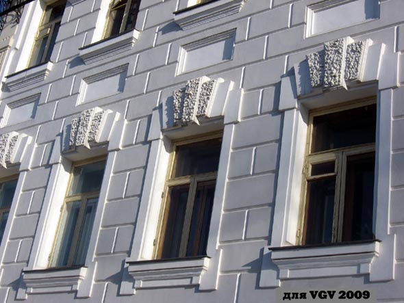 художественное оформление фасада дома 4 по ул. Ильича во Владимире фото vgv