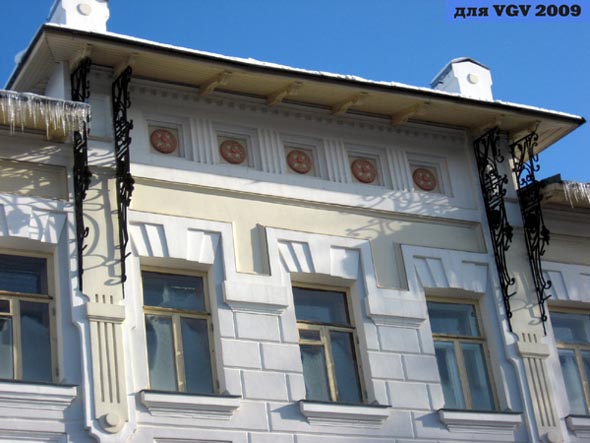 художественное оформление фасада дома 4 по ул. Ильича во Владимире фото vgv