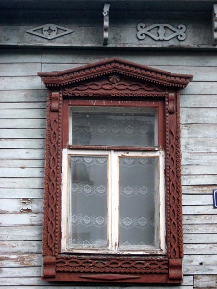 деревянные резные наличники на улице Ильича дом 22 во Владимире фото vgv