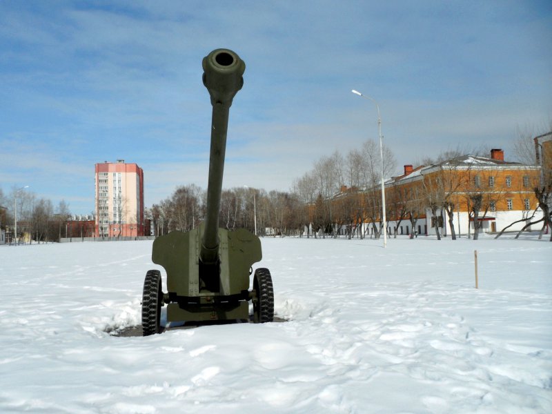 Заброшенная территория танкового полка на Казарменной улице во Владимире фото vgv