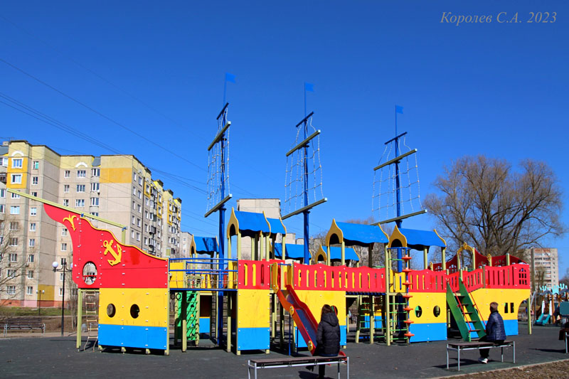 детская площадка «Кораблик» у Красносельского пруда улица Комиссарова дом 3а во Владимире фото vgv