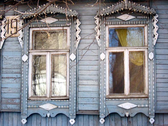 деревянные резные наличники на улице Красная дом 19 во Владимире фото vgv