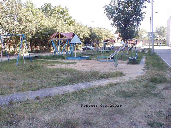детская площадка у дома 185 по улице Лакина во Владимире фото vgv