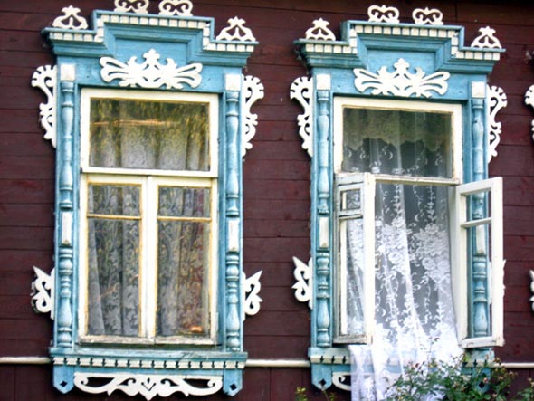 деревянные резные наличники в Оргтруде на улице 2-я Леская дом 16 во Владимире фото vgv