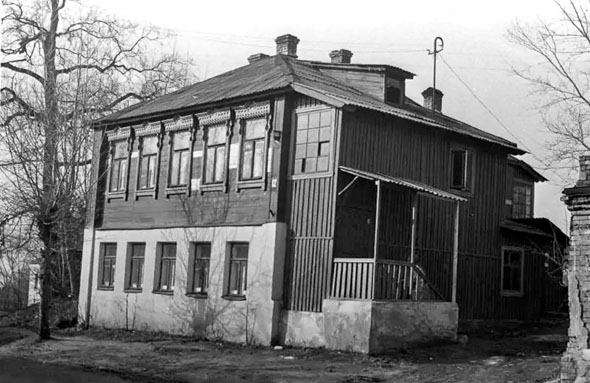 вид дома 12 по улице Столярова в 1982 году - ныне улица Летне-Перевозинская во Владимире фото vgv