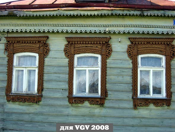 резные деревянные личники дома 15 по улице Луневский Вал во Владимире фото vgv