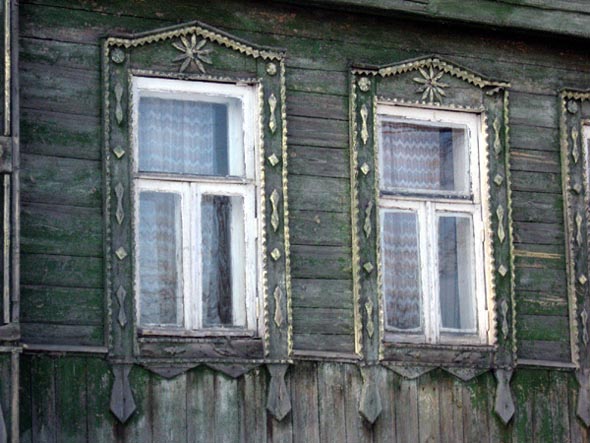 деревянные резные наличники на улице Маяковского 11 во Владимире фото vgv