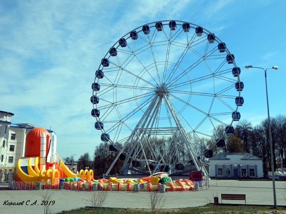 Колесо обозрения «Небо 33» в Центральном парке на Мира 36б во Владимире фото vgv