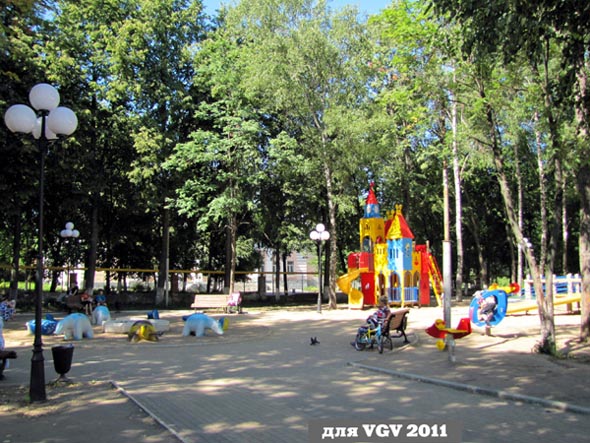 детская площадка у ДК Молодежи во Владимире фото vgv