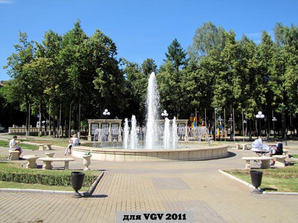 фонтан у ДК Молодежи построен 2010 г. во Владимире фото vgv
