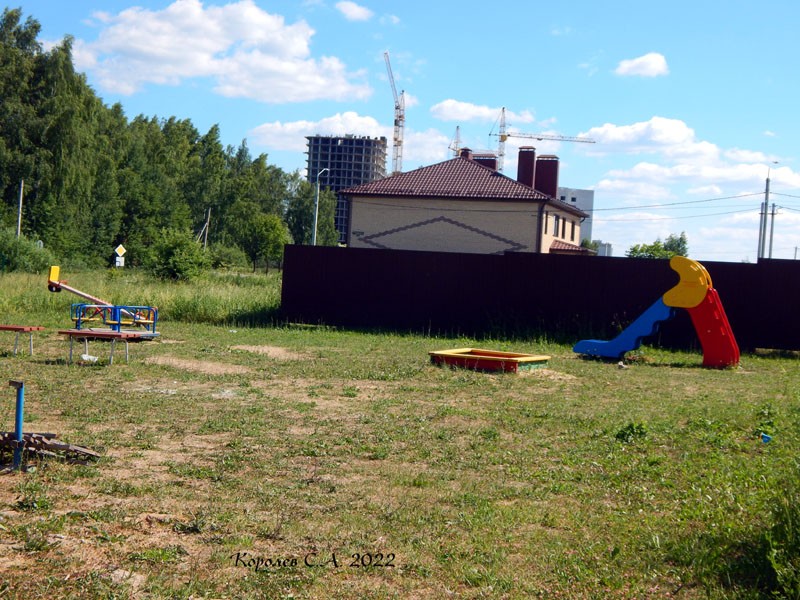 детская площадка напротив дома 2 на улице Неповторимой в Юртевце во Владимире фото vgv