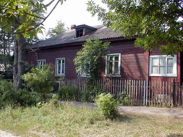 Вид дома 44 по ул.Ново-Ямская до сноса в 2013 году во Владимире фото vgv